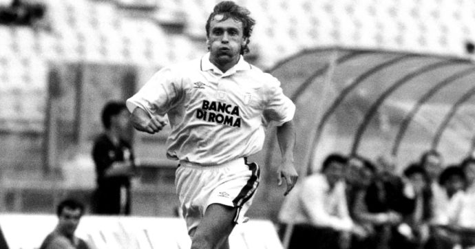 Ti ricordi… Thomas Doll, una vita da romanzo tra spie tedesche, due nazionali e le giocate che hanno fatto innamorare Lazio e Bari