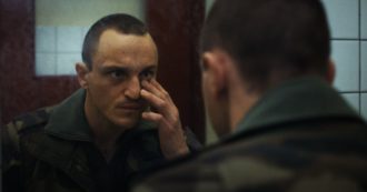 Copertina di ‘Disco boy’, film premiato a Berlino ma ignorato in Italia: c’è una ragione di questa eco-rimozione