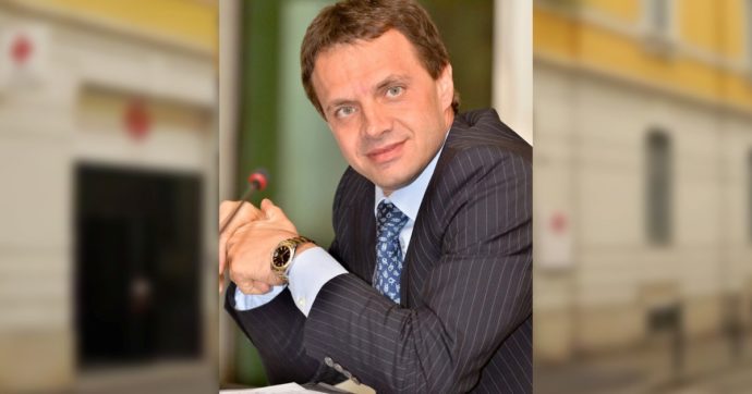 Una baby-squillo per ricattare il manager: “È sotto scacco”