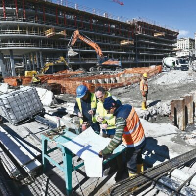 Copertina di Sueperbonus 110% e appalti, gli edili in piazza: “Sarà un Far West”