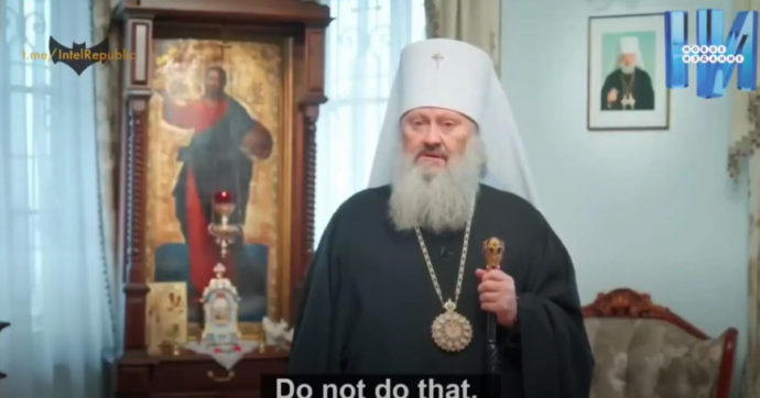 Kiev, perquisito e arrestato metropolita Pavel: è accusato di propaganda filorussa. Ironia sui social per la sua sciarpa di Louis Vuitton