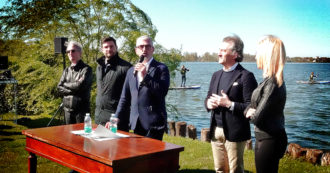 Copertina di Lago balneabile dopo 45 anni di inquinamento, a Mantova l’impresa ritenuta impossibile da generazioni: “Mai smettere di darsi obiettivi”