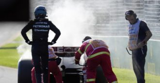 Copertina di Corsa pazza al Gp di Australia: Verstappen vince dopo 3 bandiere rosse, 2 incidenti e un giro dietro la Safety car. Leclerc fuori subito