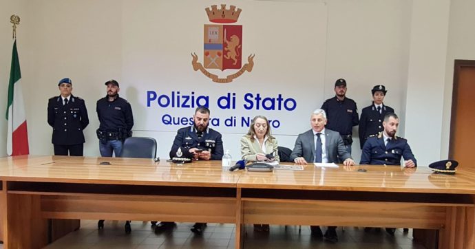 Copertina di Cellulari in carcere, due arresti a Nuoro