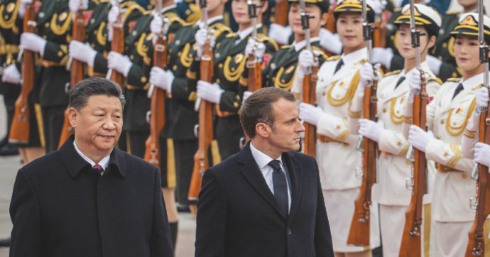 Macron da Jinping dopo il flop con lo zar. Usa e Russia: “Fallirà”
