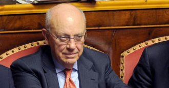 Copertina di FI è zeppa di morosi, pagano B. e famiglia: “Meloni ci aiuti”