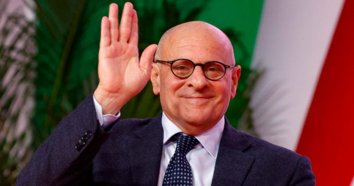 Bando agli anglismi, ma benvenuto liceo del “made in Italy”…