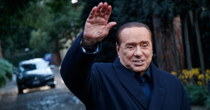 Berlusconi è uscito dalla terapia intensiva, Zangrillo: “Una persona di grande tenacia e che guarda con grande fiducia al futuro