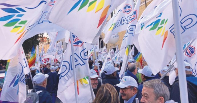 Conte lancia la campagna: “Piazze per pace e reddito”