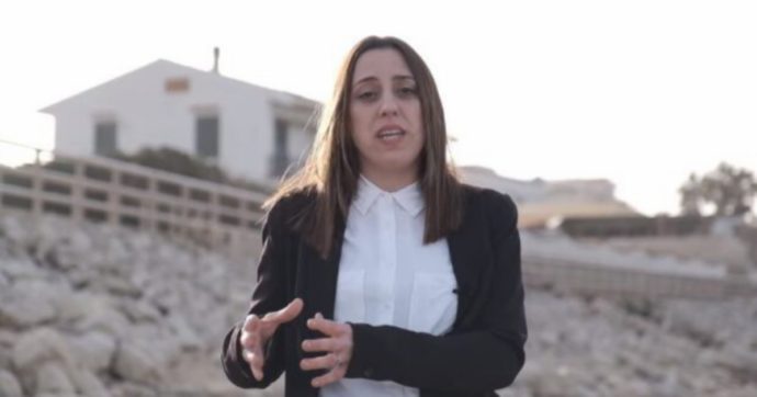 Ora FdI fa finta di non conoscere l’indagata