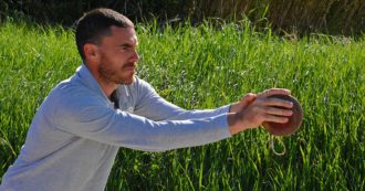 Copertina di La sfida al futuro si chiama ruzzola, lo sport dove la bestemmia (vietata) diventa tradizione