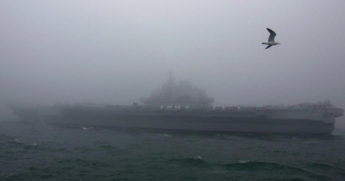 La portaerei cinese Shandong incrocia al largo di Taiwan. “Pronta per operazioni in mare aperto”