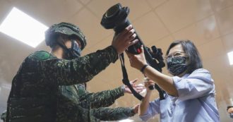 Copertina di Pechino: “Armi, Taiwan  è il bancomat degli Usa”