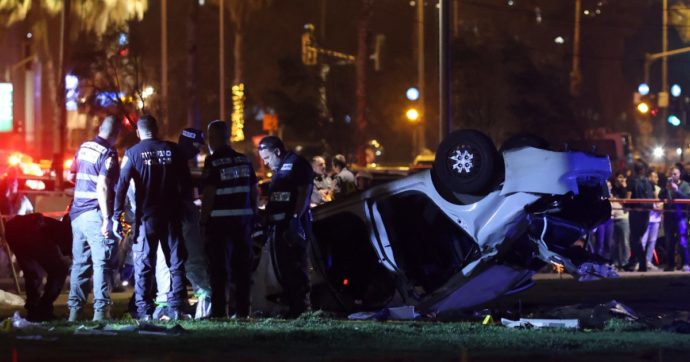 Israele, attentato a Tel Aviv: auto sulla folla e spari. Morto Alessandro Parini, turista italiano di 35 anni. Il conducente ucciso dalla polizia