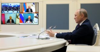 Copertina di Ucraina, la diretta – Nyt: “I documenti circolati rivelano che gli Usa spiano gli alleati”. Mosca vieta ai funzionari governativi di lasciare il Paese