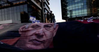 Copertina di In piazza contro Netanyahu: “Sta fallendo su tutto”