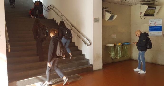 Genova, la stazione di Sampierdarena non è per tutti: i disabili non possono entrare perché mancano ascensori e scale mobili