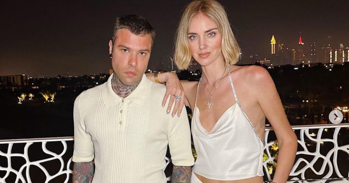 Fedez a Dubai con Chiara Ferragni, scoppia la polemica: “Incoerente, un anno fa diceva ‘non tornerò più lì, è Disneyland con i cadaveri sotto al tappeto'”
