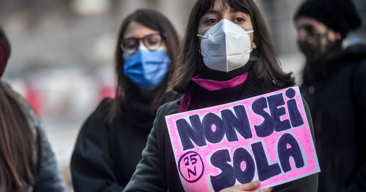 “La violenza contro le donne disabili è un sommerso nel sommerso. Parliamone oltre i pregiudizi”. I (pochi) dati che abbiamo e gli ostacoli