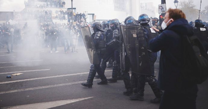 Riforma pensioni, oggi la sentenza di Parigi. Ma 3 francesi su 4 chiedono il referendum