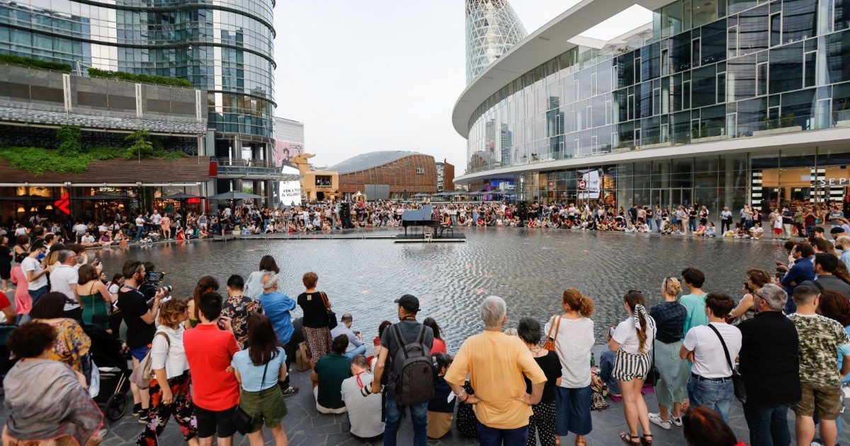 Milano è di nuovo Piano City, al via il 19 maggio la dodicesima edizione del festival di pianoforte di Belgiojoso e Santini. Tornano i concerti nelle case