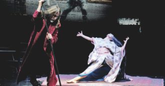 Copertina di “Lazarus”, il finale di partita di Bowie