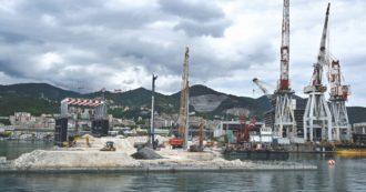 Copertina di Bluff Diga di Genova: passerà solo il 30% delle navi previste