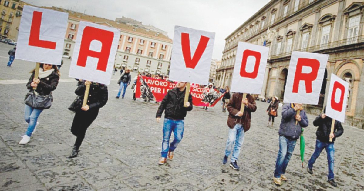 Più occupati in un’economia stagnante? Tutte le cause possibili, dal calo demografico alla legge Fornero fino alla sottostima del pil. Lo stop al Reddito non c’entra