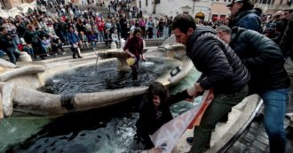 Copertina di Ambiente, chi reprime il dito non vede la luna in estinzione