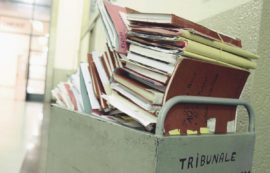 Copertina di Palermo, così il commesso giudiziario arrestato avvertiva gli indagati sotto inchiesta: “Tu ora hai il telefono sotto controllo”