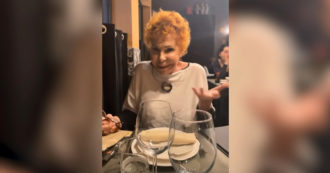 Copertina di Ornella Vanoni a Marracash: “Con 30 anni in meno ti sbatterei al muro”. Il video della “confessione”