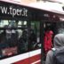 Copertina di Bologna, il bus si ferma oltre la pensilina: stacca a morsi un pezzo di orecchio all’autista