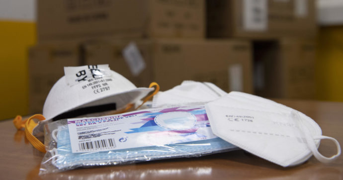 Caso mascherine del Lazio: la GdF sequestra 14 milioni ai fornitori. Indagate 8 persone