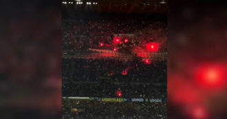 Copertina di Inter-Benfica, gli ultras portoghesi lanciano fumogeni sui tifosi nerazzurri: il video del gesto indegno