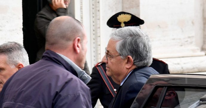 Talpa  procura, tra sospettati pure  ex autista  Pignatone