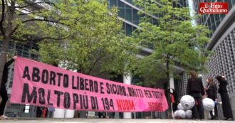 Copertina di Milano, Non Una di Meno lancia il corteo nazionale di Ancona per il “diritto all’aborto”: “Oggi clima di oppressione”