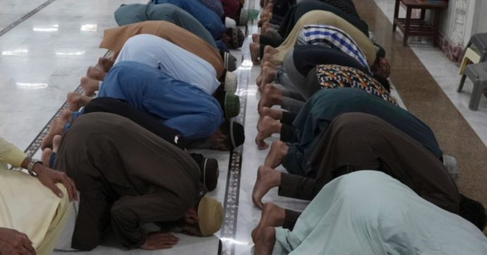 Vicenza, crolla una scala dentro al centro islamico dopo la preghiera di fine Ramadan: 5 feriti