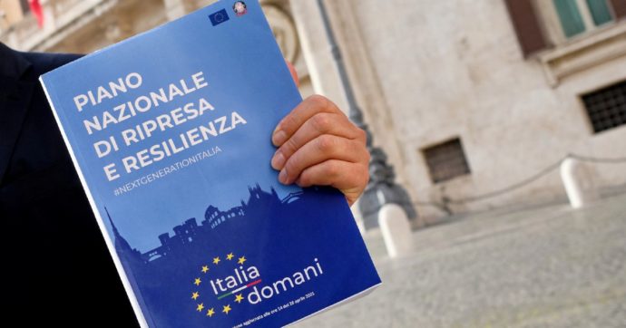 Plausi a Conte, rosicate e la voglia matta di Mes