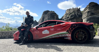 Copertina di La Ferrari F8 Tributo del pilota Fabio Barone conquista i Santuari di Meteora. E’ il quinto Guinness dei Primati