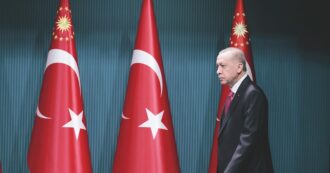 Copertina di Il sultano Erdogan si scatena contro i suoi nemici: i curdi e i repubblicani