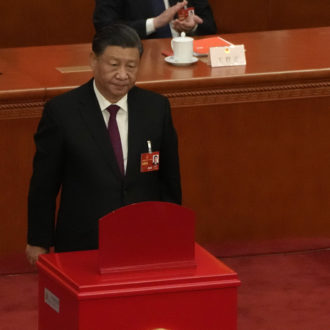 Copertina di La Cina un po’ più vicina: il Fatto di domani 27 aprile