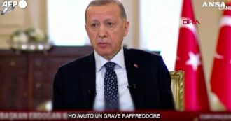 Copertina di Turchia, malore in diretta tv per Erdogan: cancellati appuntamenti elettorali. 110 arresti per “operazione antiterrorismo”