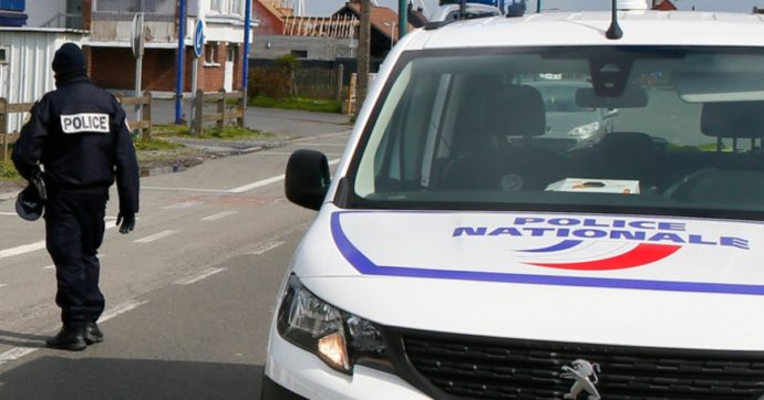 Francia, il cadavere di una bimba di 5 anni trovato in un sacco della spazzatura: fermato un 15enne già indagato per violenza sessuale