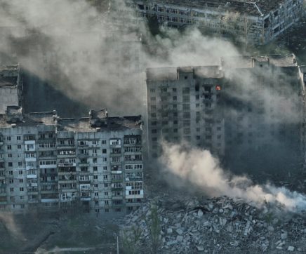 Ucraina, i diplomatici: “Pace, piano di Xi positivo anche su crisi Taiwan”