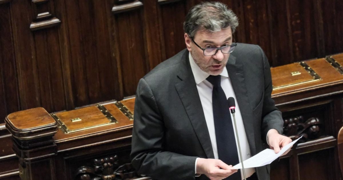 Def, il governo cambia la relazione: col deficit aggiuntivo finanzierà anche i fringe benefit detassati per chi ha figli. “Meno soldi per il taglio del cuneo”