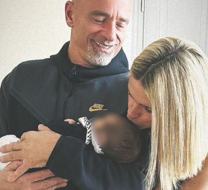 Michelle Hunziker e Eros Ramazzotti, la prima foto insieme da nonni: “Quando ‘l’imperatore’ Cesare chiama…”