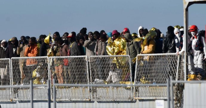 Copertina di Africa: per i media italiani è solo guerre, migranti e terrorismo