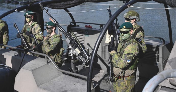 Svezia simula l’invasione e chiede aiuto a 14 eserciti