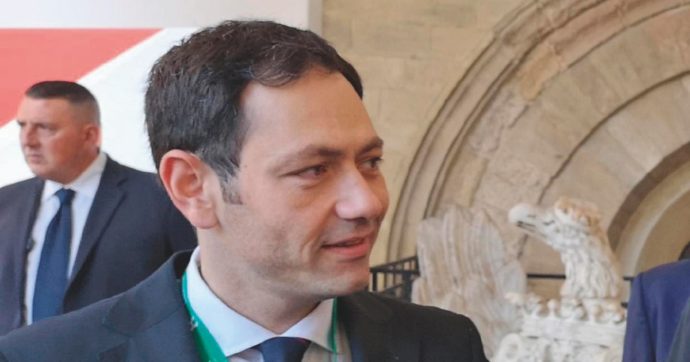 Copertina di Sicilia: ex assessori indagati. Arrestato ex candidato di FdI