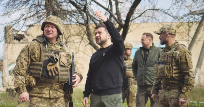 Zelensky vuole la Crimea: gli alleati rimangono cauti